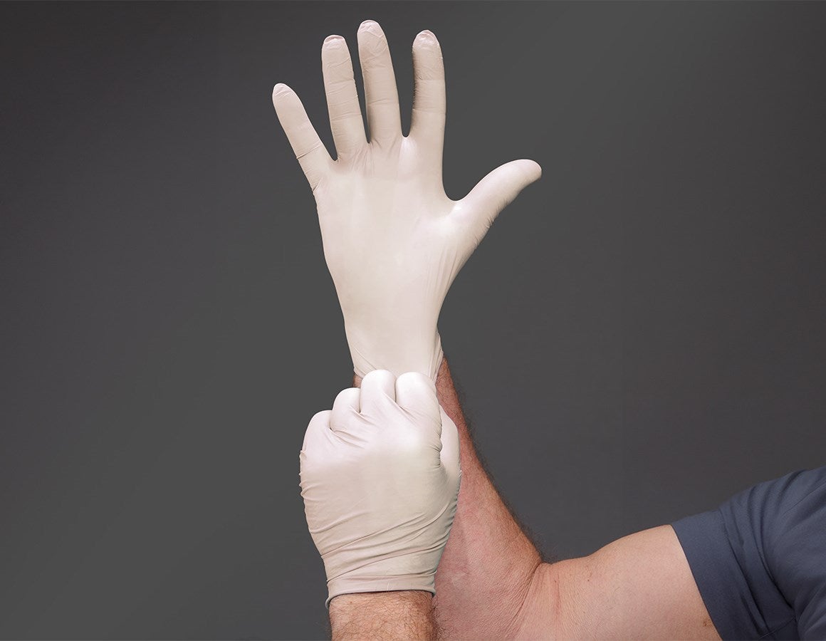 Main action image Disposable latex gloves, lightly powdered S | 6/7