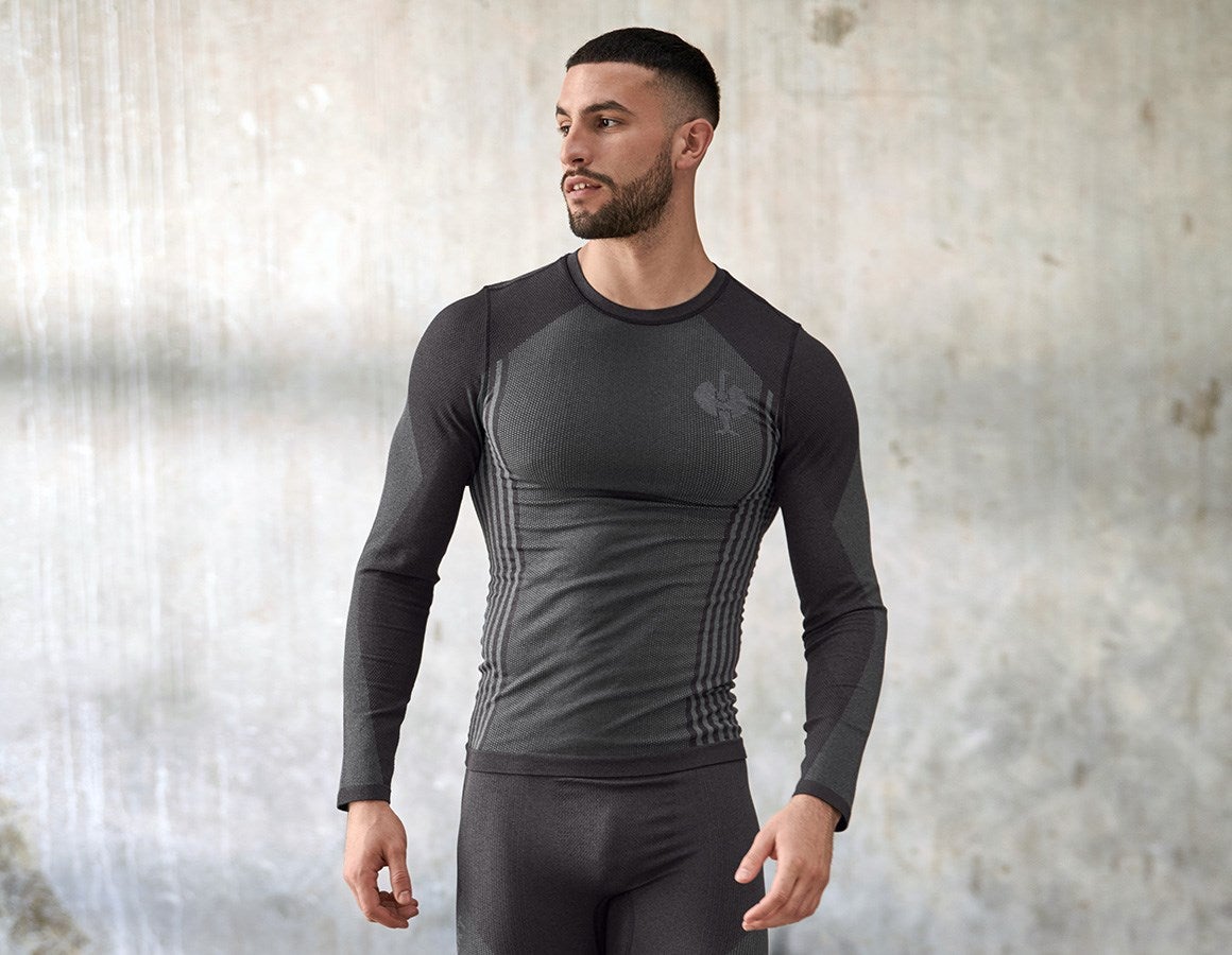 Main action image Functional-longsleeve e.s.trail seamless - warm black/basaltgrey