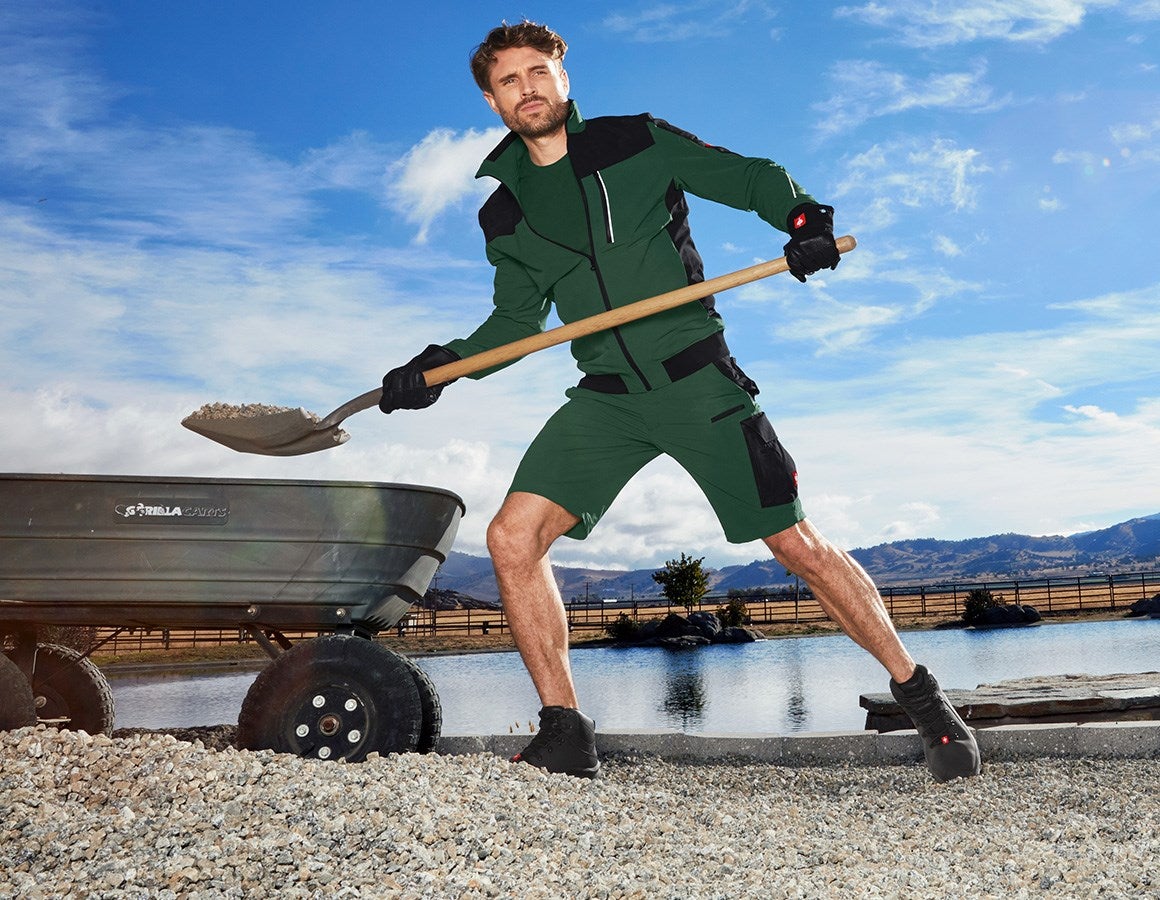Additional image 1 Functional short e.s.dynashield green/black