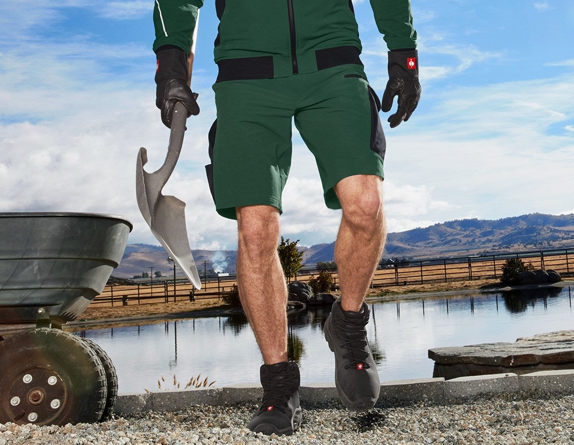 Main action image Functional short e.s.dynashield green/black