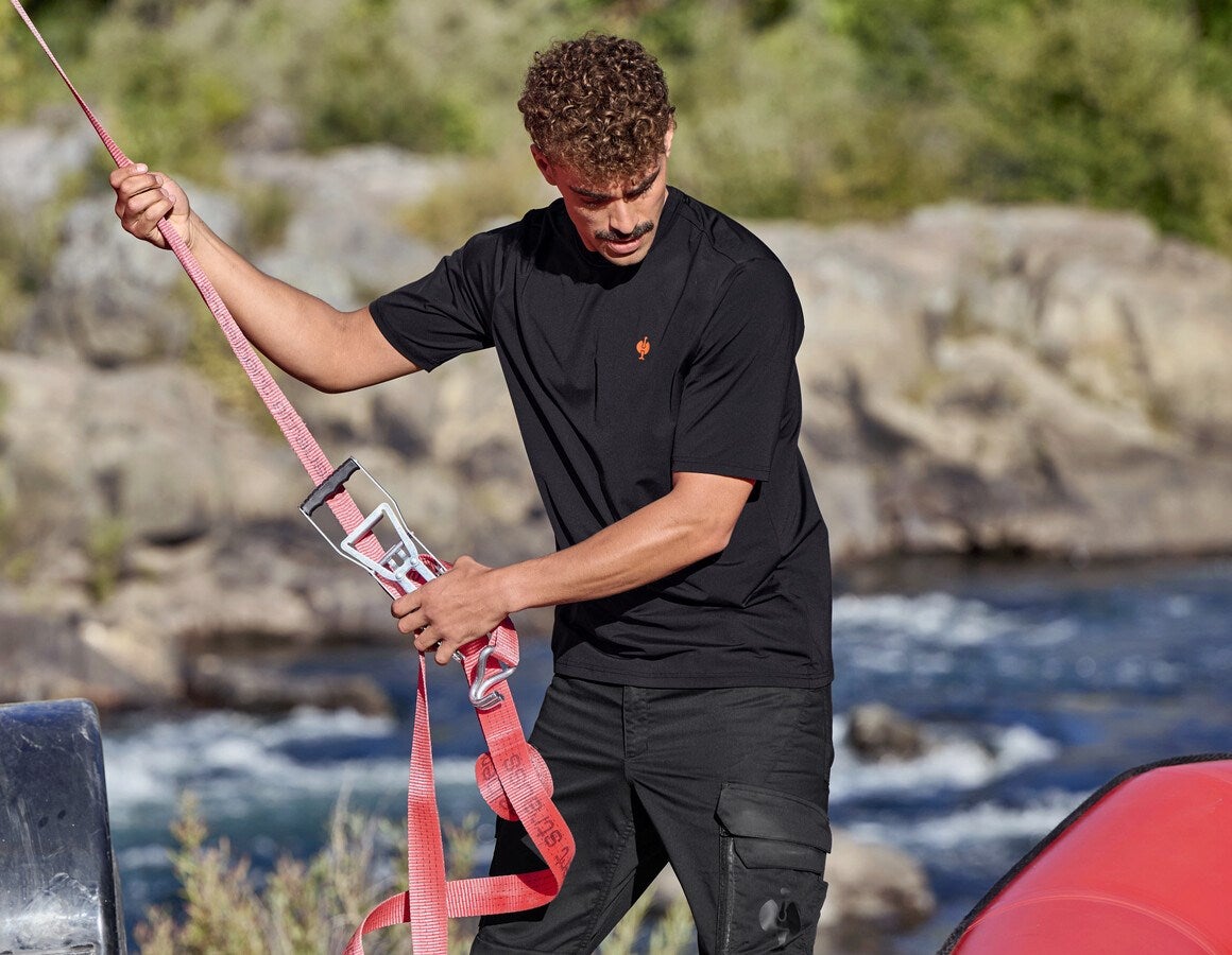 Additional image 1 Functional t-shirt UV e.s.trail black/high-vis orange