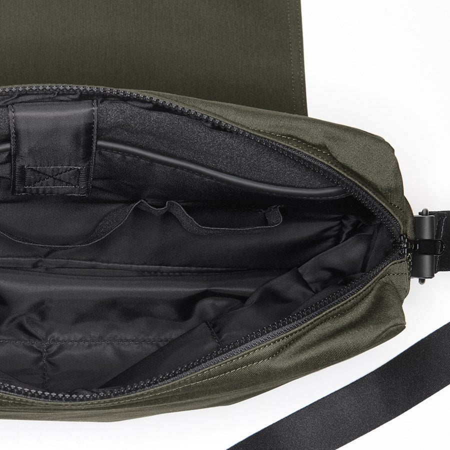 Detailed image Messenger Bag e.s.motion ten disguisegreen