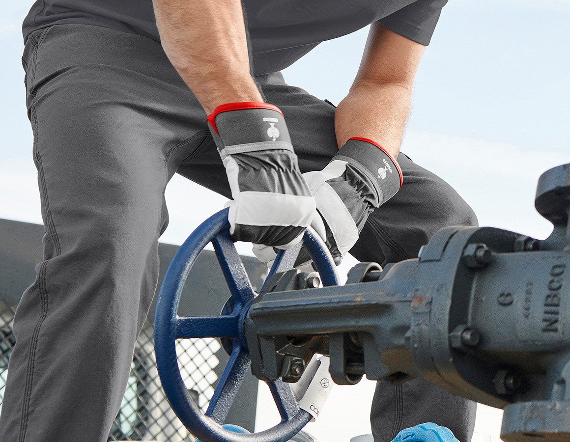 Additional image 2 Grain leather winter gloves Yukon 9