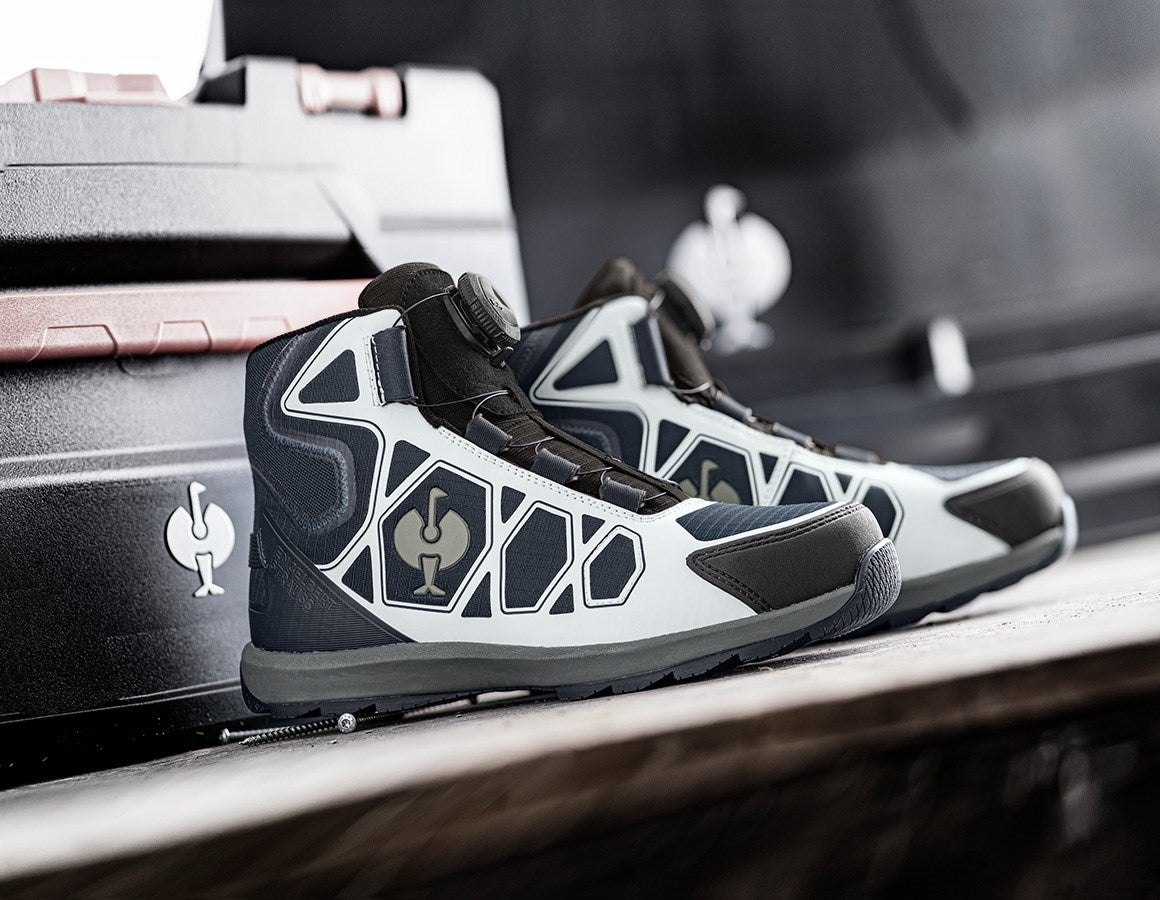 Main action image S1P Safety boots e.s. Baham II mid navy/black