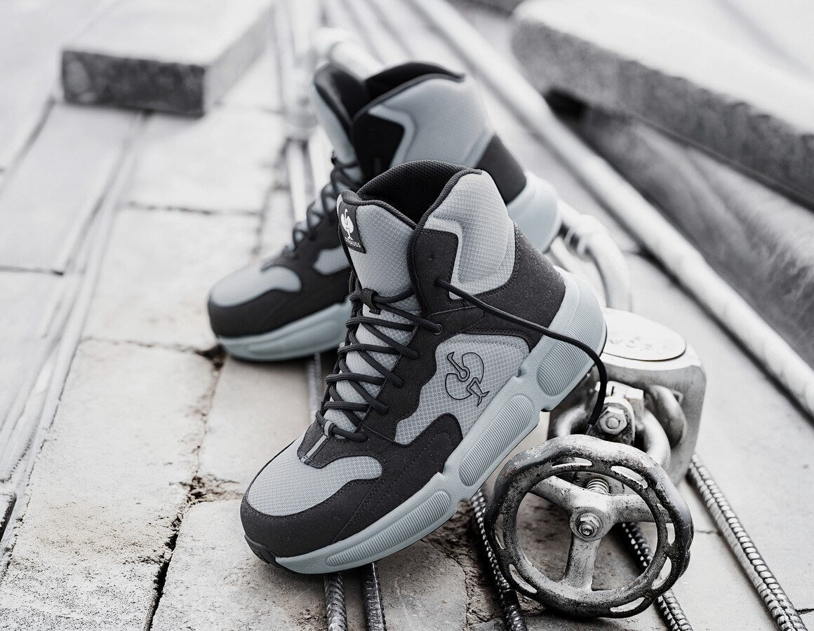 Main action image S1 Safety boots Strauss.1004 mid platinum