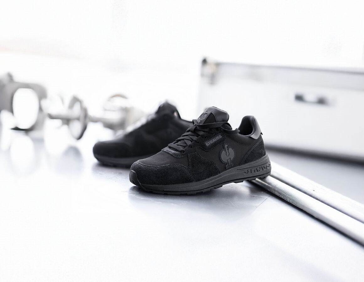 Main action image S1 Safety shoes e.s. Canberra low black