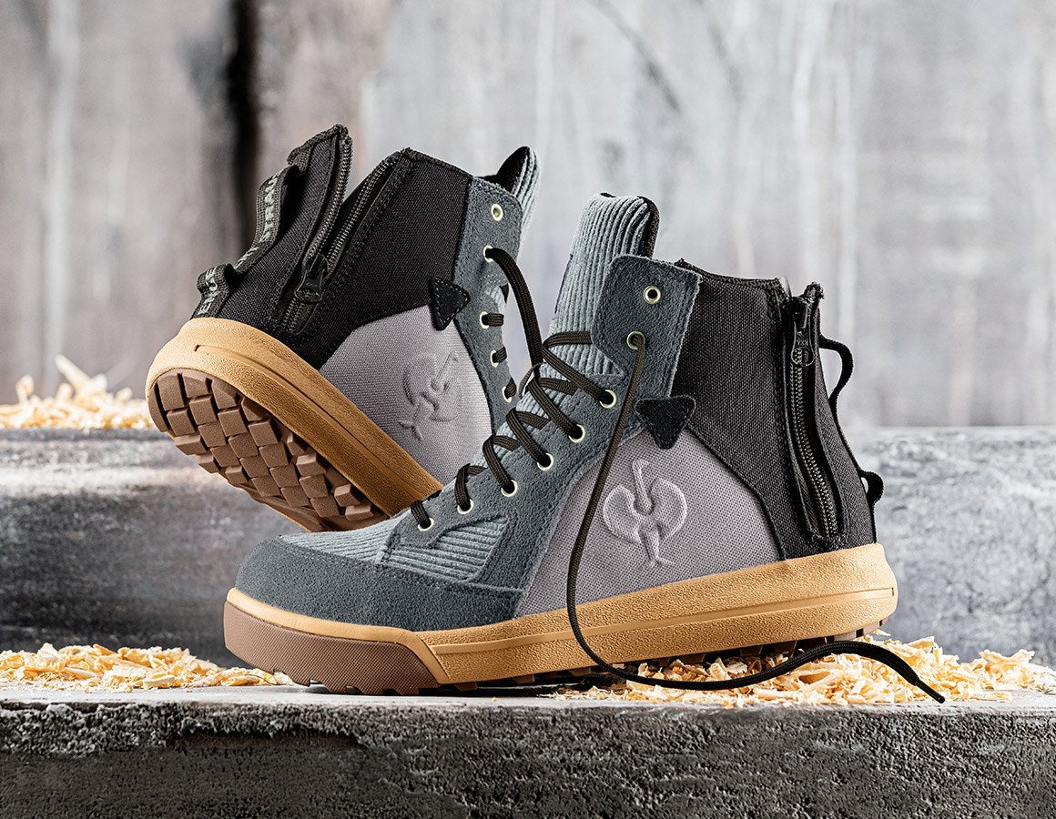 Main action image S1 Safety boots e.s. Janus II mid bridgegrey/cement