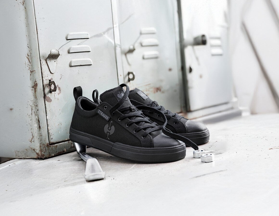 Main action image S1 Safety shoes e.s. Yatala low black