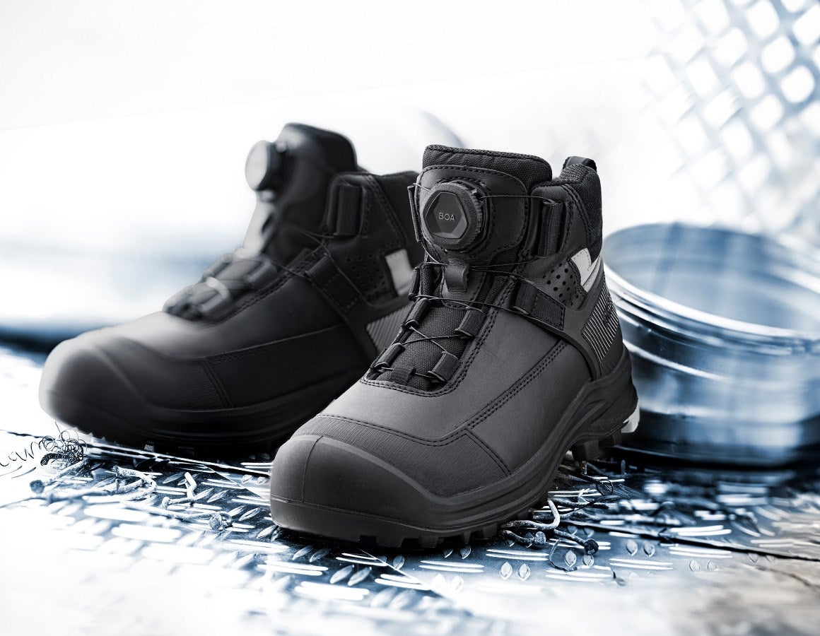 Main action image S3 Safety boots e.s. Sawato mid black/silver