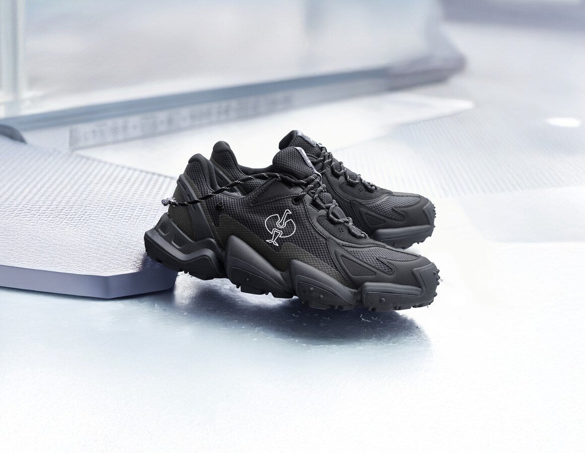 Main action image S7S Safety shoes e.s. Peoria low black