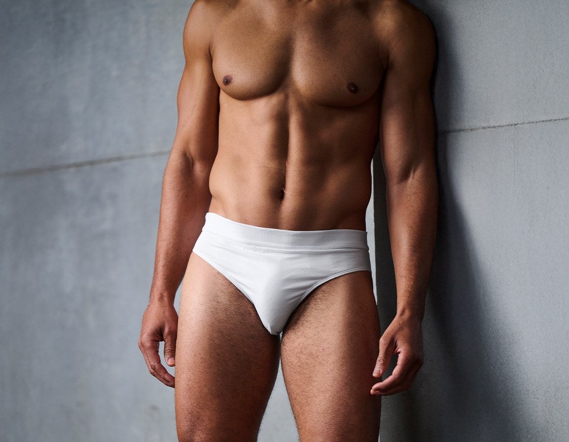 Main action image Briefs Active white