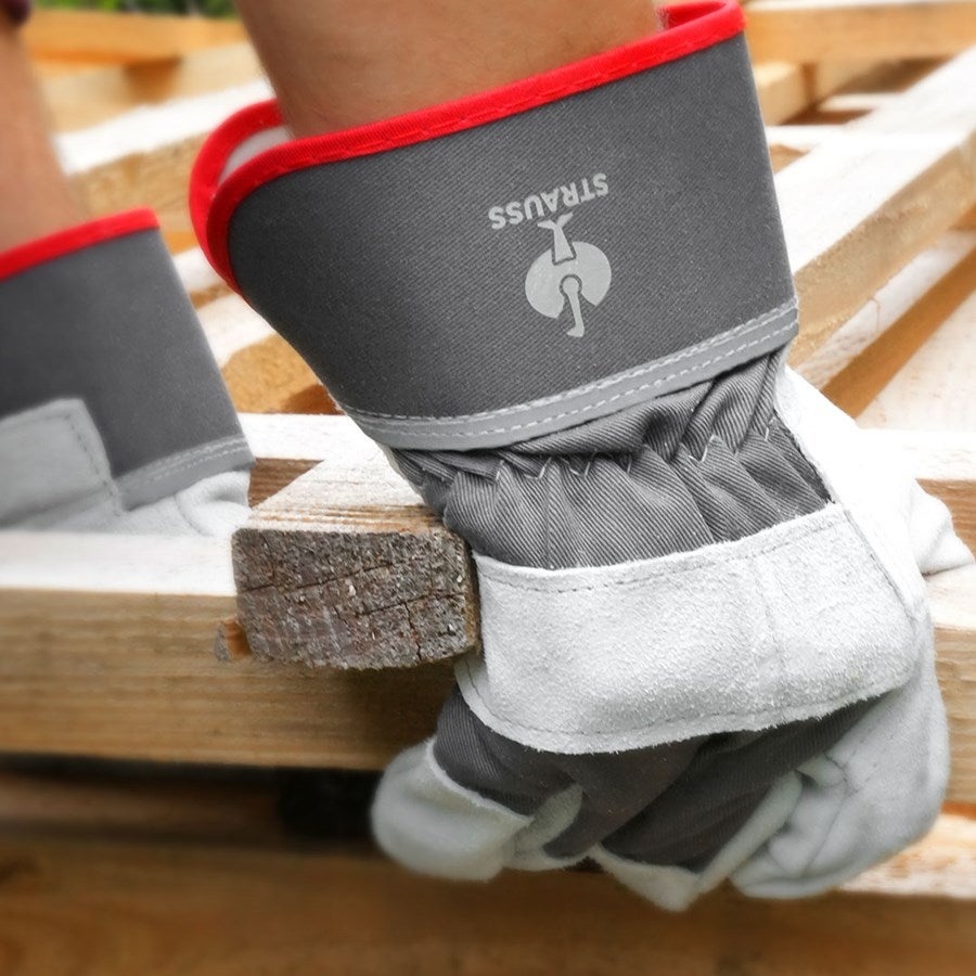 Detailed image Cracked leather gloves Cooper 7