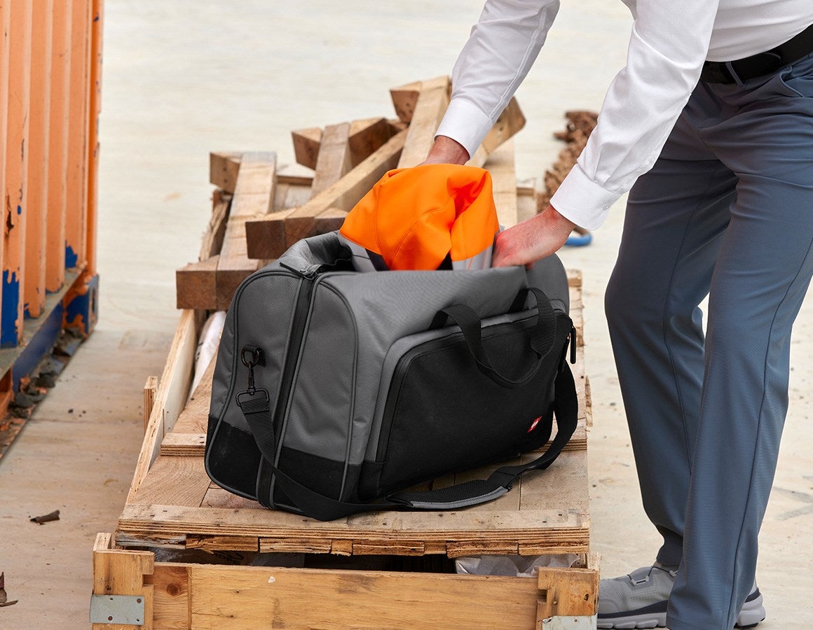 Additional image 1 Weekender travel bag e.s.work&travel basaltgrey/black