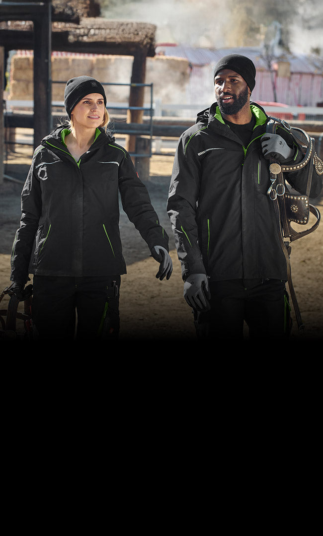 Man and woman wearing 3-in-1 jackets from the e.s.motion 2020 collection 