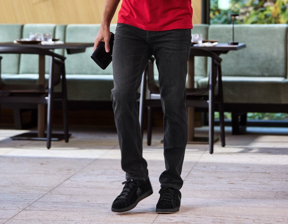 Main action image e.s. 5-pocket jeans jog-denim blackwashed