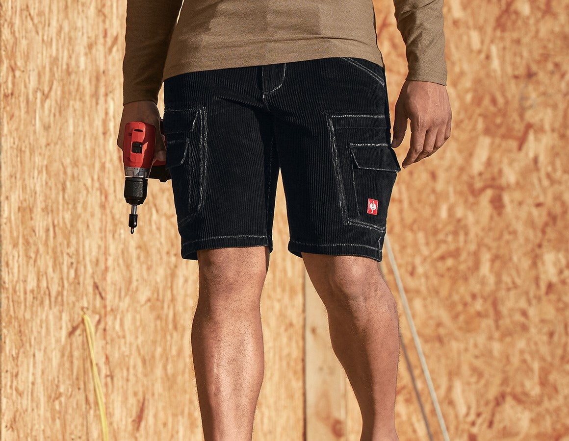 Main action image e.s. Cargo stretch-cord shorts black