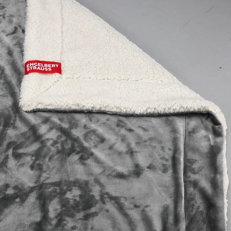 Detailed image e.s. Faux fur blanket nordicgrey