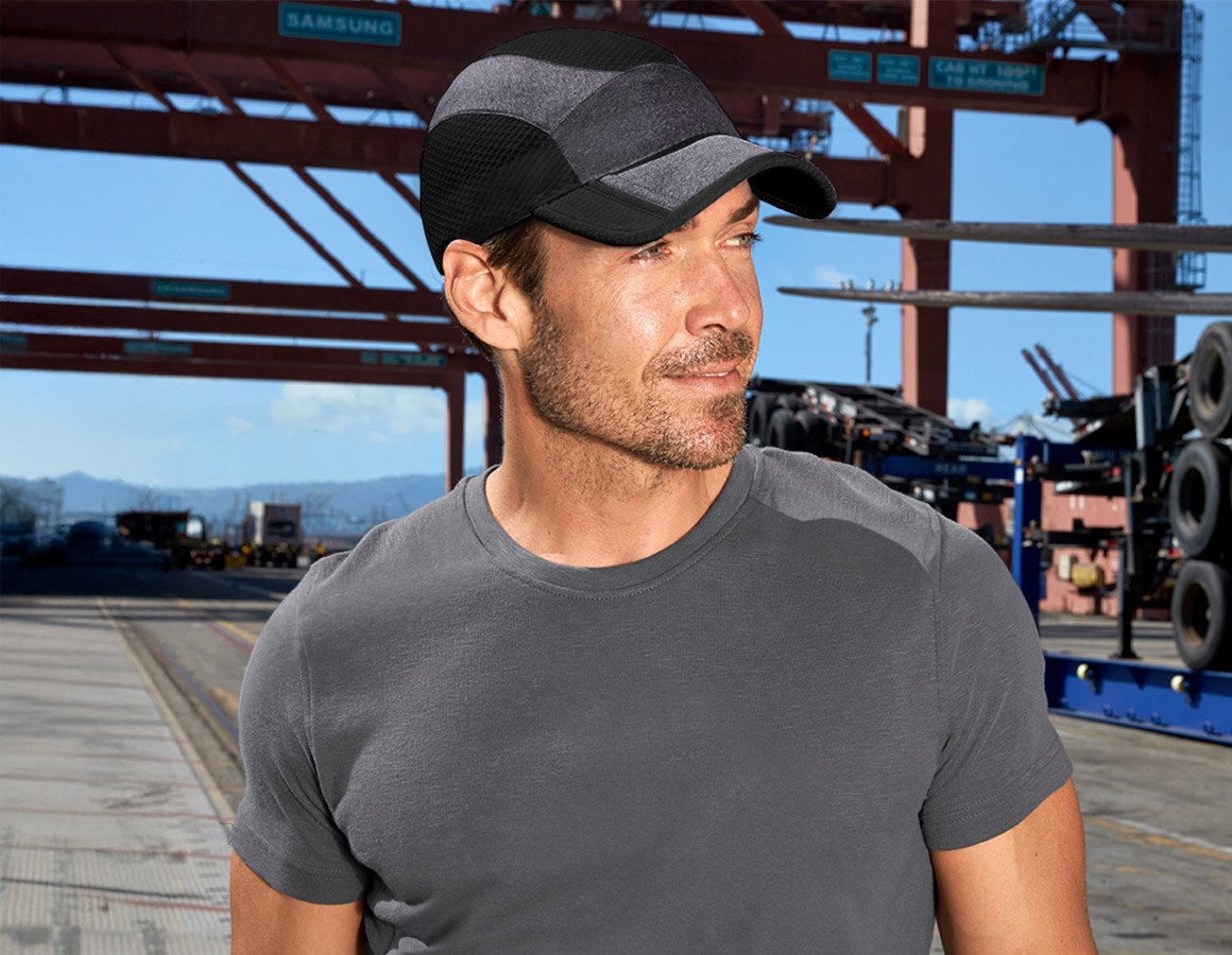 Main action image e.s. Functional cap comfort fit black/black-melange