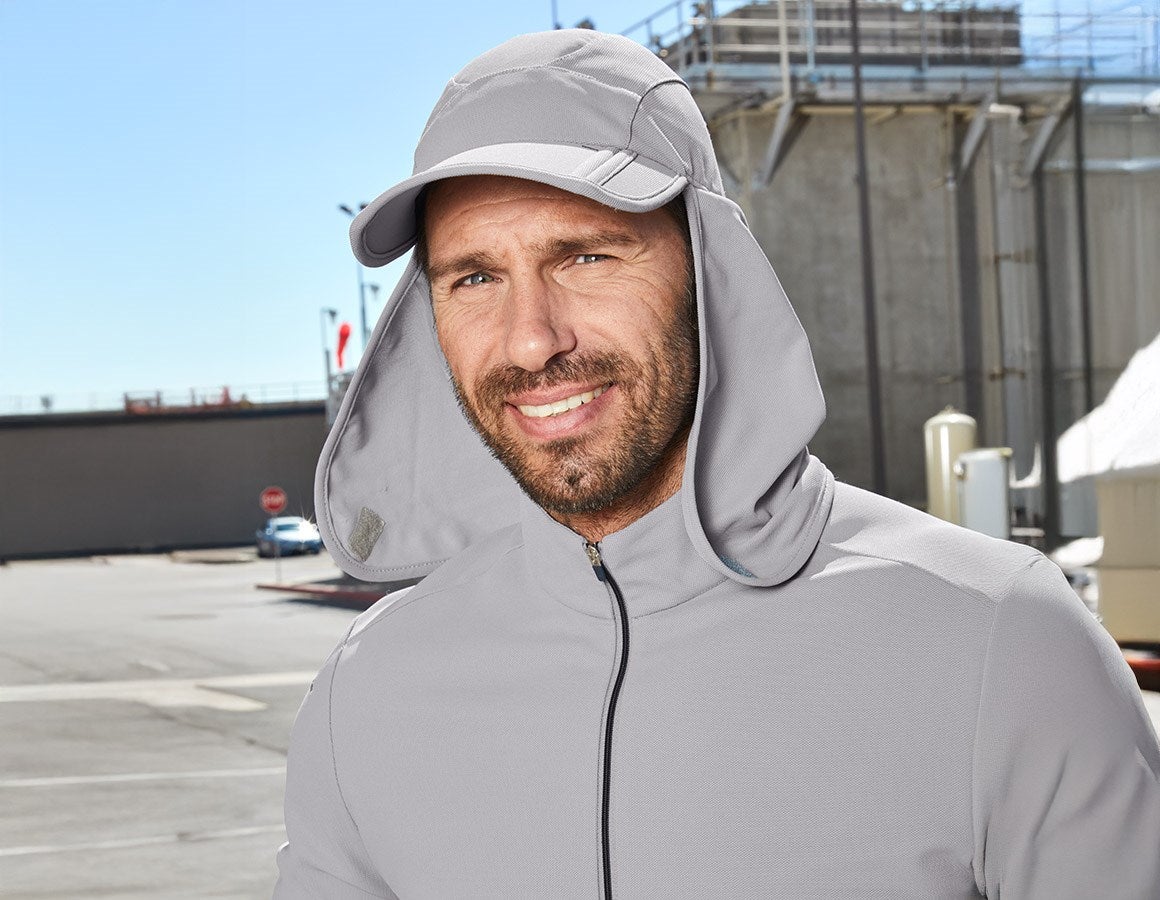 Main action image e.s.Functional cap UV platinum/anthracite