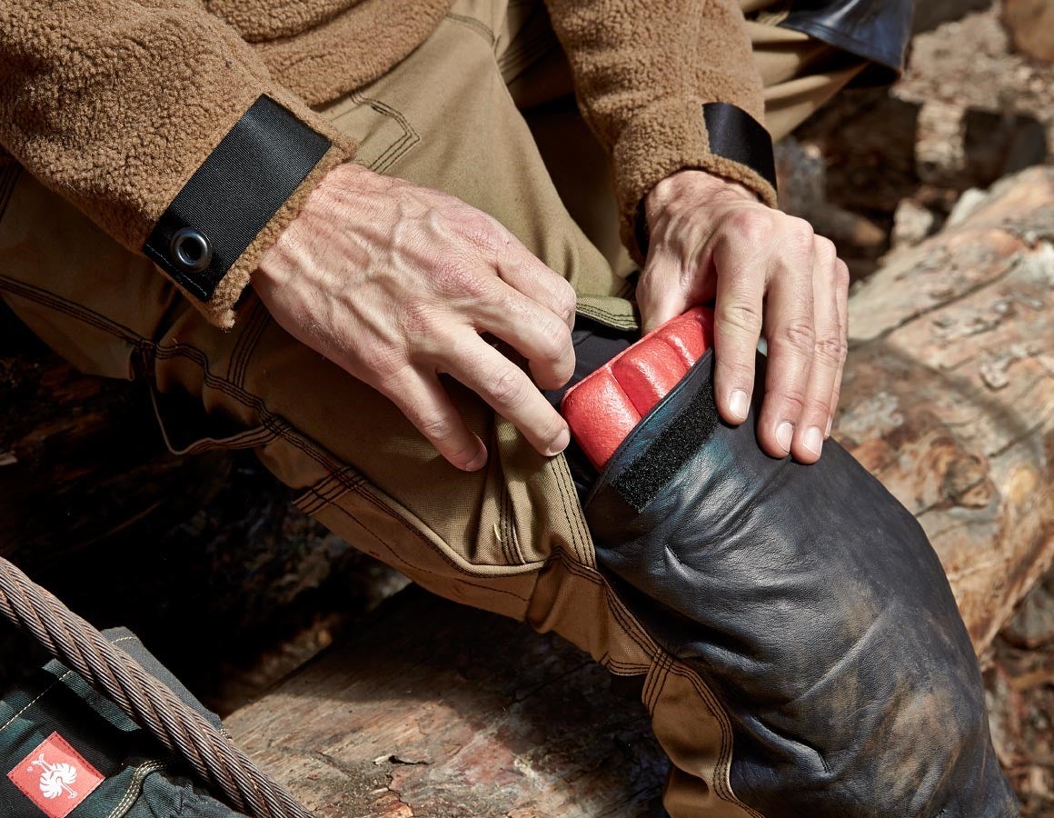 Additional image 2 e.s. Knee pads red