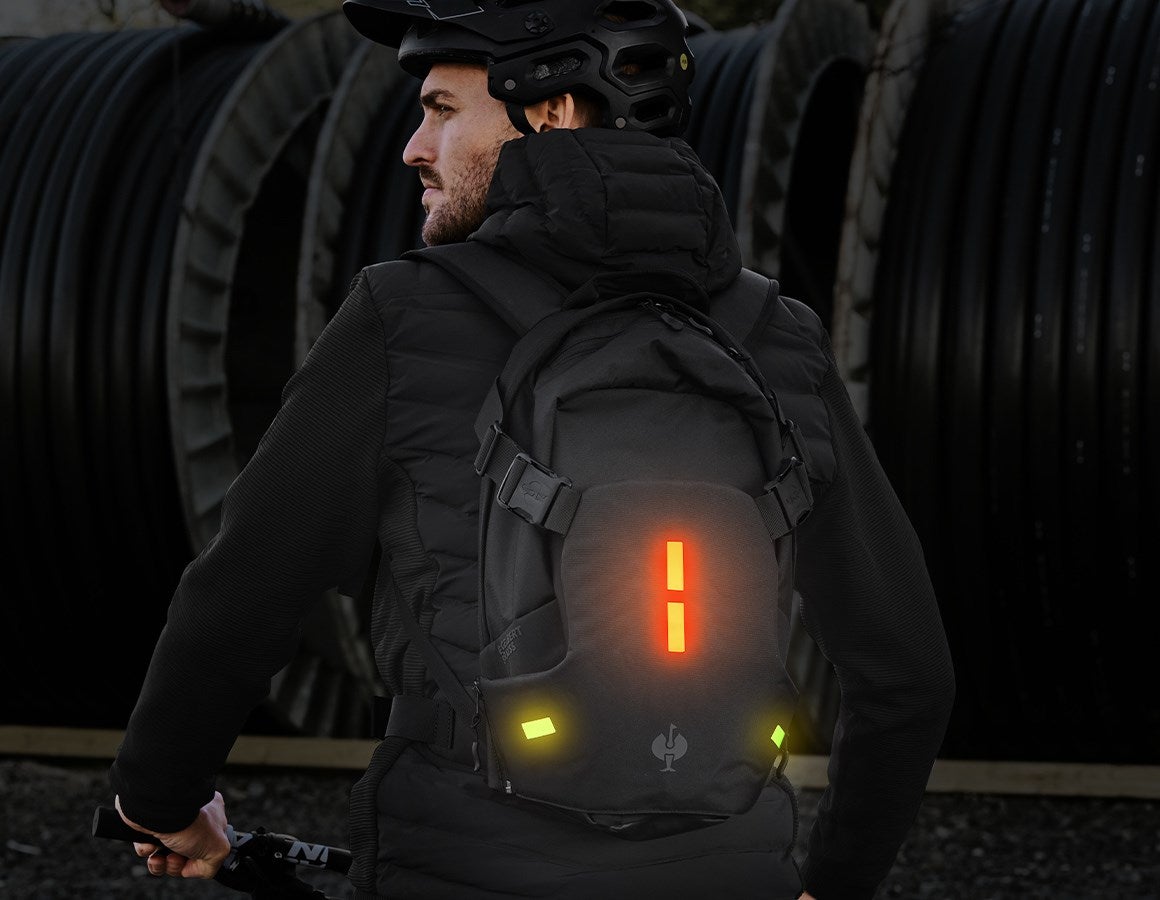 Main action image e.s. OLED Backpack black