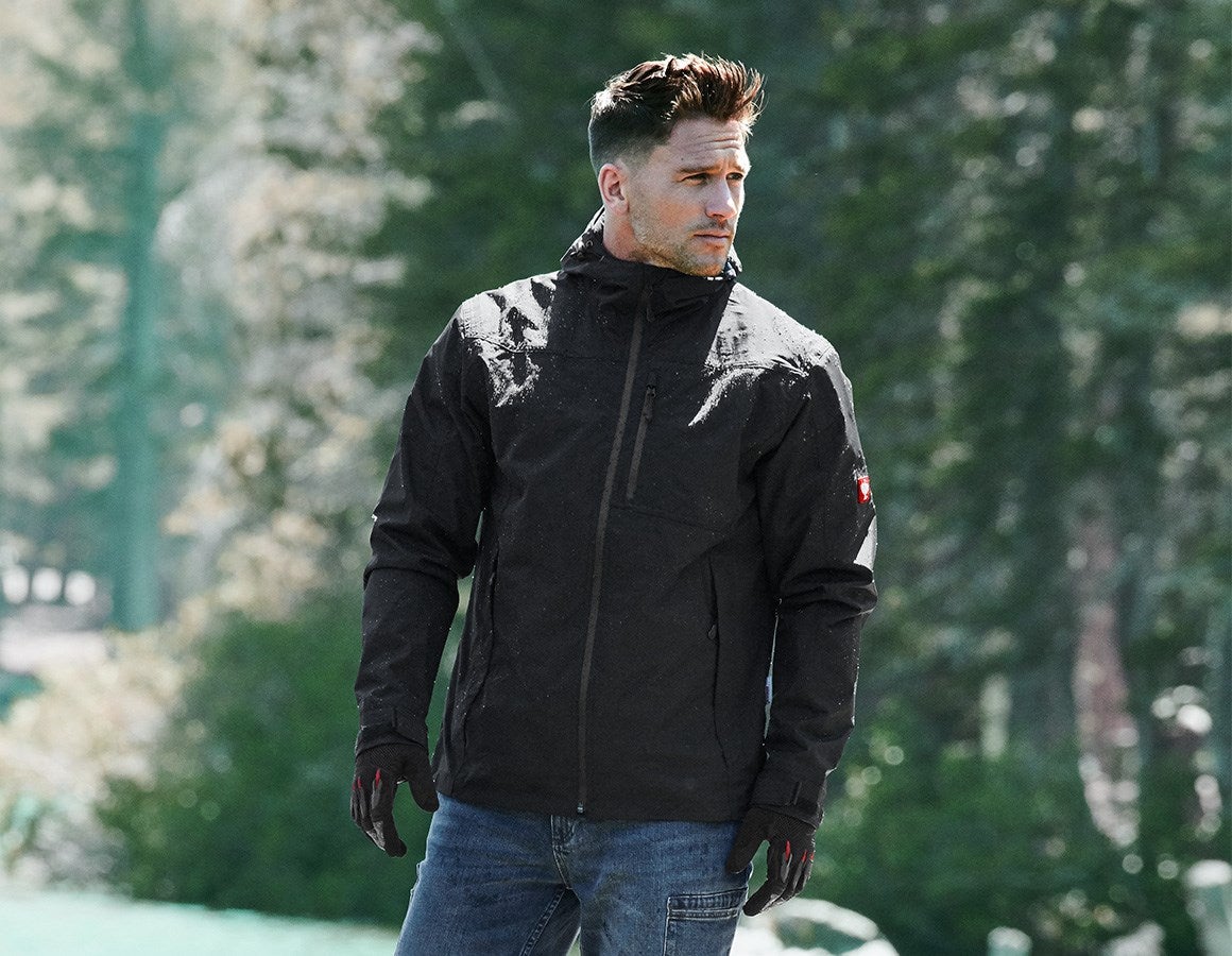 Main action image e.s. Rain jacket black