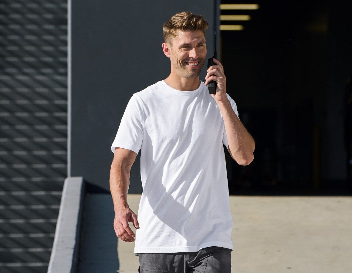 Main action image e.s. T-shirt cotton, long fit white
