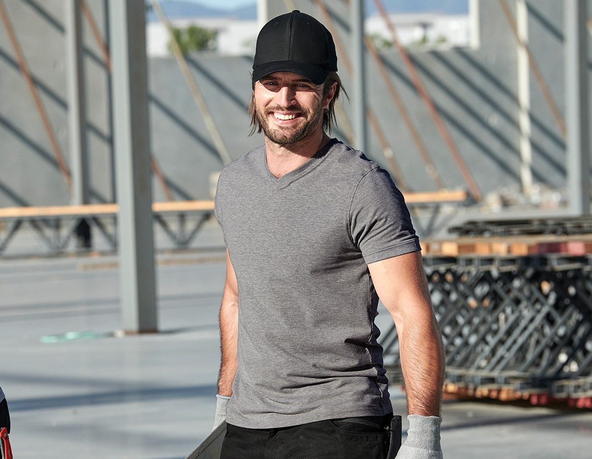 Main action image e.s. T-shirt cotton stretch V-Neck grey melange