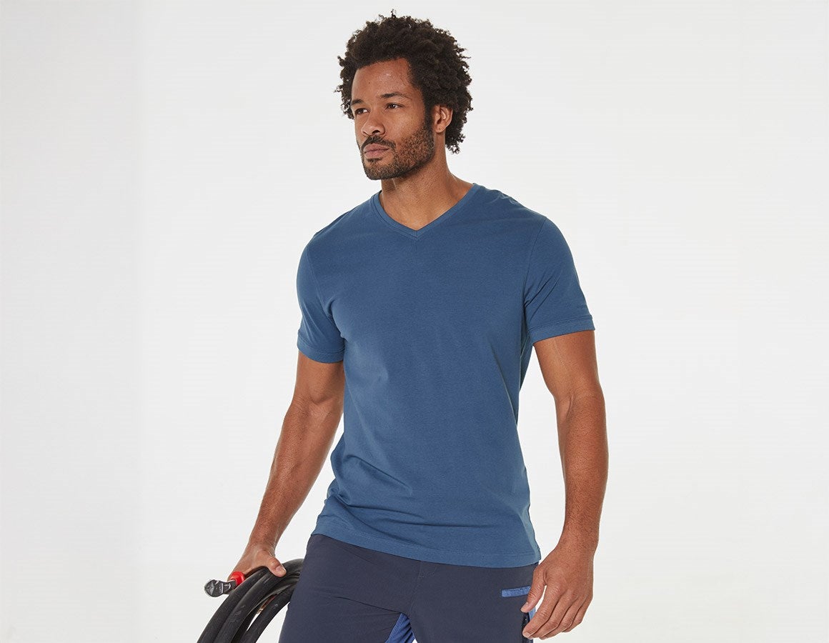 Main action image e.s. T-shirt cotton stretch V-Neck cobalt