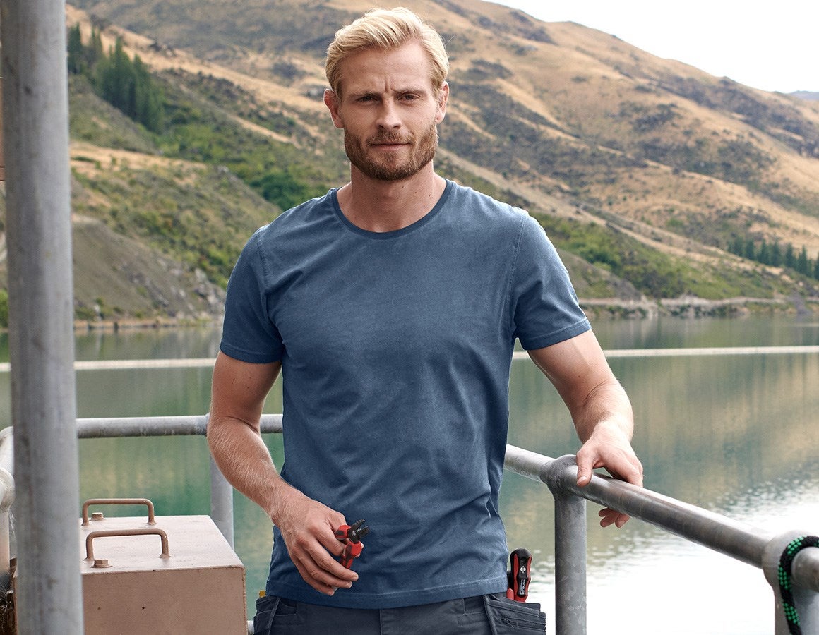 Main action image e.s. T-shirt vintage cotton stretch antiqueblue vintage