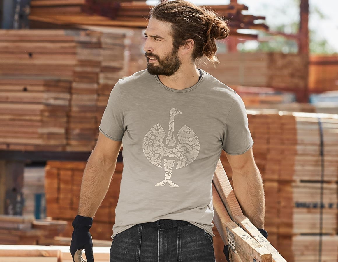 Main action image e.s. T-Shirt workwear ostrich taupe vintage