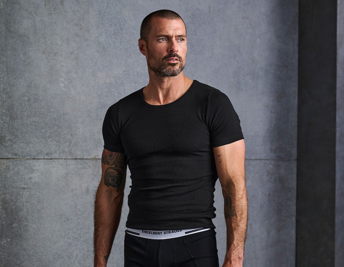 Main action image e.s. cotton rib T-Shirt black