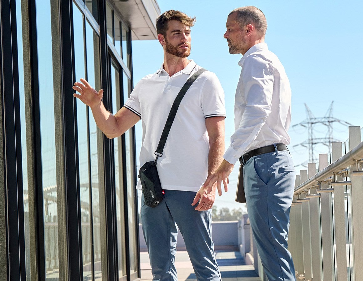 Additional image 1 e.s. phone leash bag black